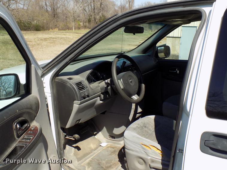 image for item DD3688 2007 Chevrolet Uplander handicap accessible van