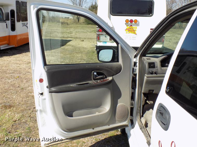 image for item DD3688 2007 Chevrolet Uplander handicap accessible van