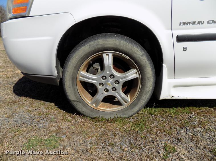 image for item DD3688 2007 Chevrolet Uplander handicap accessible van