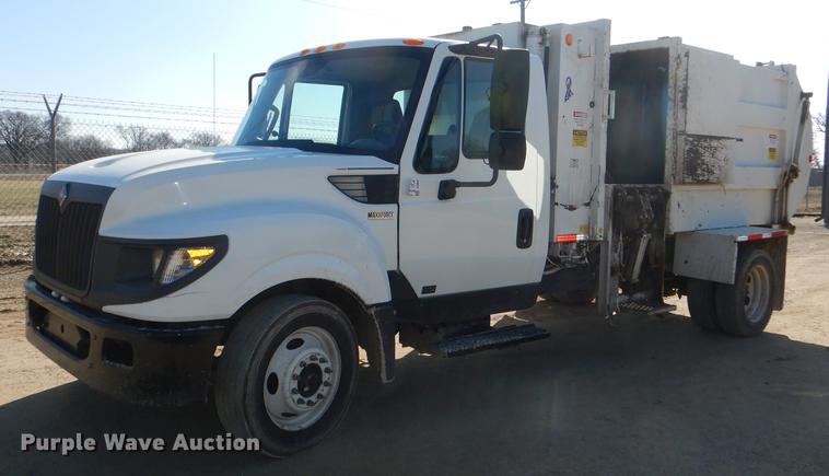 image for item DE0026 2015 International TerraStar SFA refuse truck