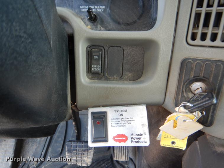 image for item DE0026 2015 International TerraStar SFA refuse truck