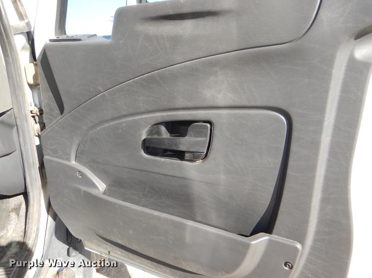 image for item DE0026 2015 International TerraStar SFA refuse truck