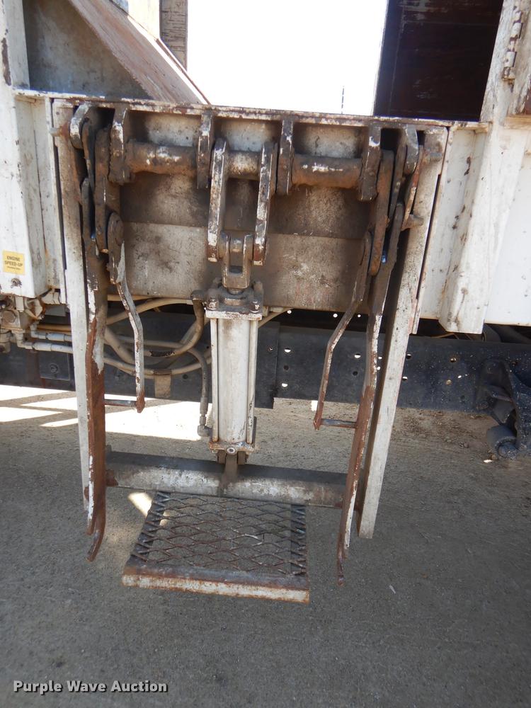 image for item DE0026 2015 International TerraStar SFA refuse truck