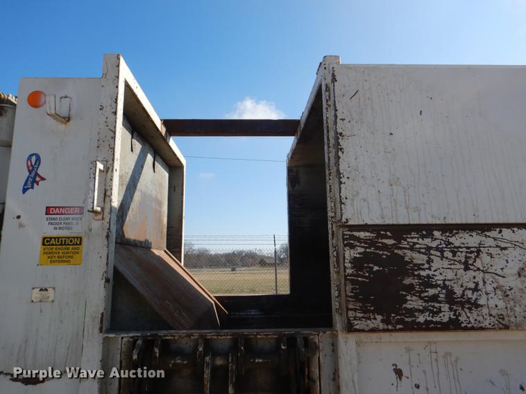 image for item DE0026 2015 International TerraStar SFA refuse truck