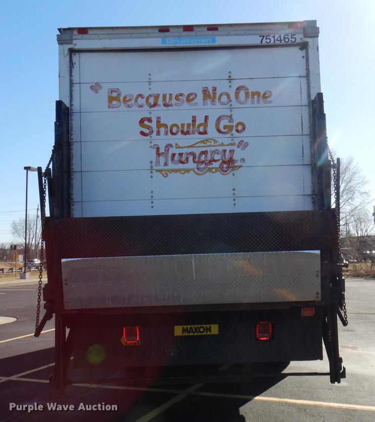 image for item DE0126 1995 Ford F700 box truck