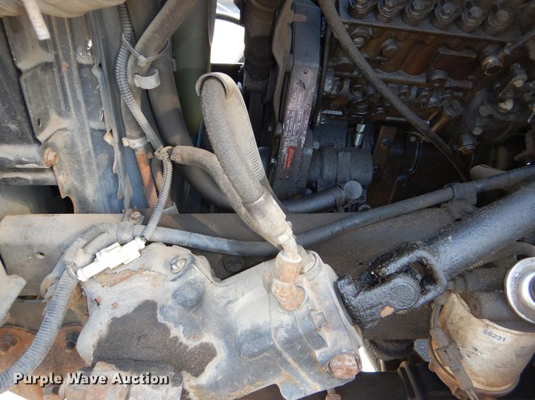 image for item DE0126 1995 Ford F700 box truck