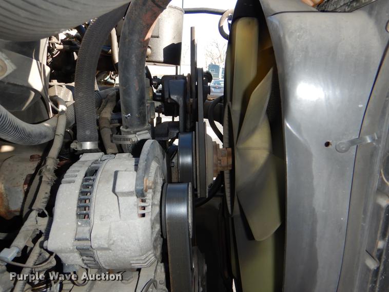 image for item DE0126 1995 Ford F700 box truck