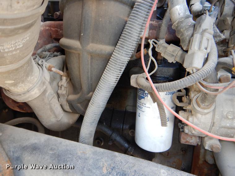 image for item DE0126 1995 Ford F700 box truck