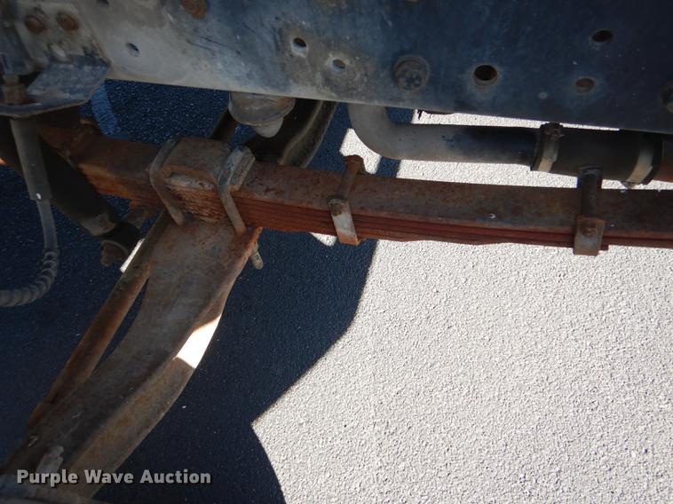 image for item DE0126 1995 Ford F700 box truck