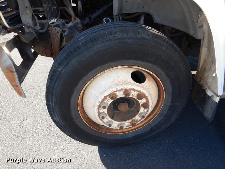 image for item DE0126 1995 Ford F700 box truck