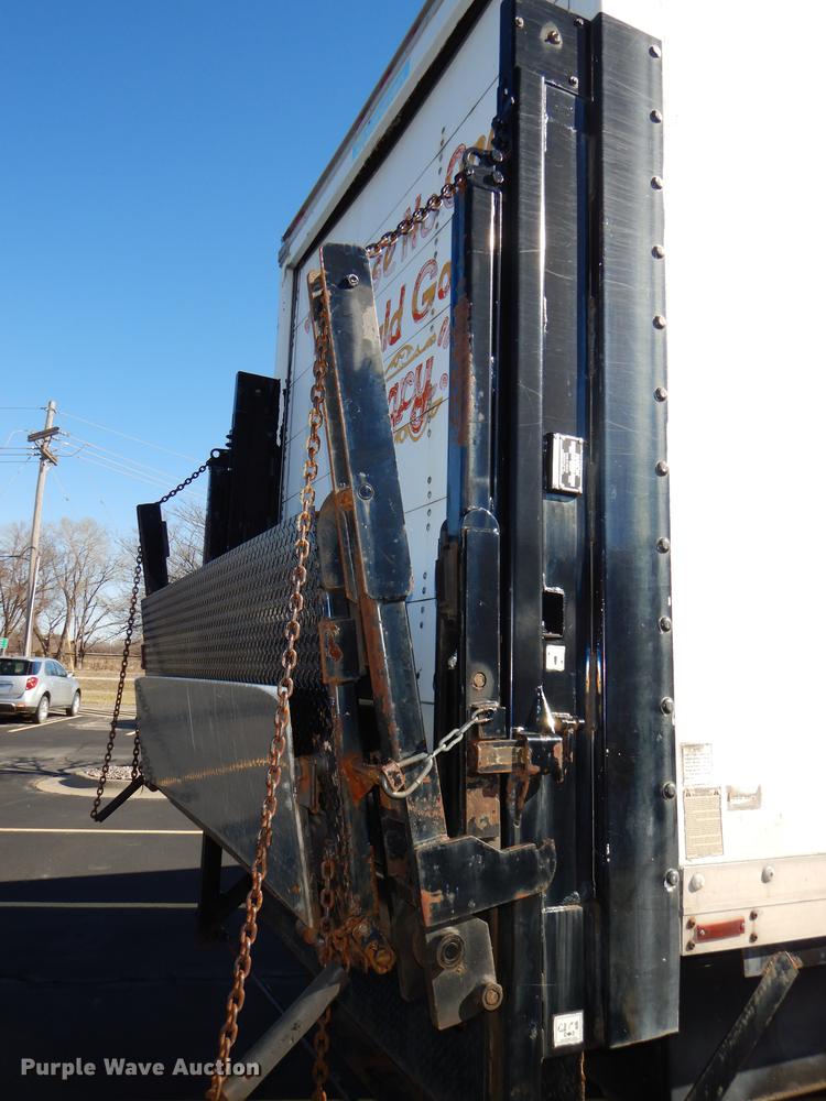 image for item DE0126 1995 Ford F700 box truck