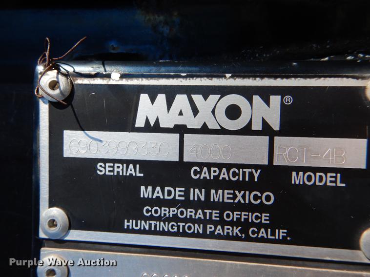 image for item DE0126 1995 Ford F700 box truck