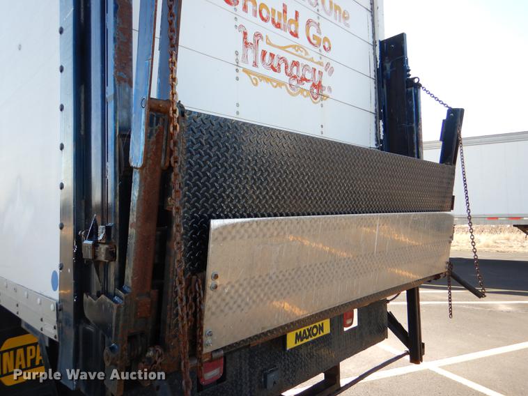 image for item DE0126 1995 Ford F700 box truck