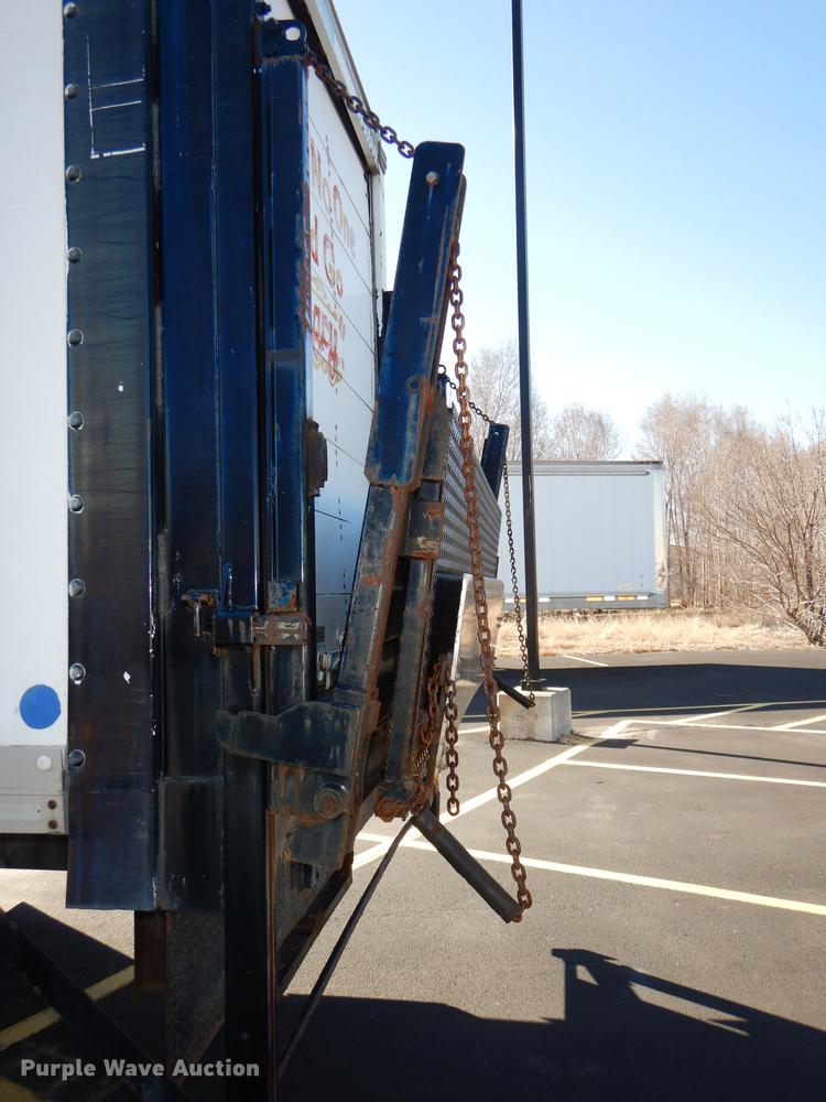 image for item DE0126 1995 Ford F700 box truck