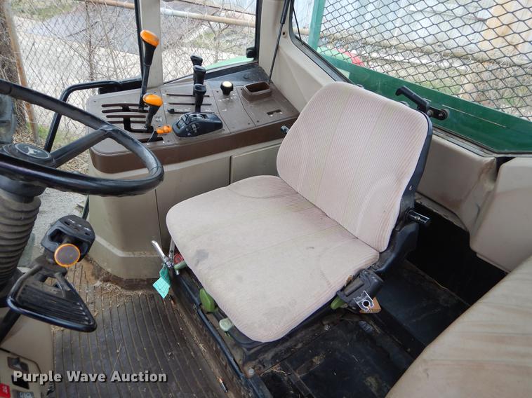 image for item DE3851 2004 John Deere 6215 tractor