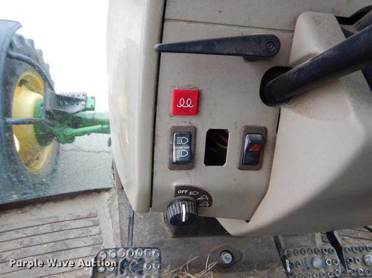 image for item DE3851 2004 John Deere 6215 tractor