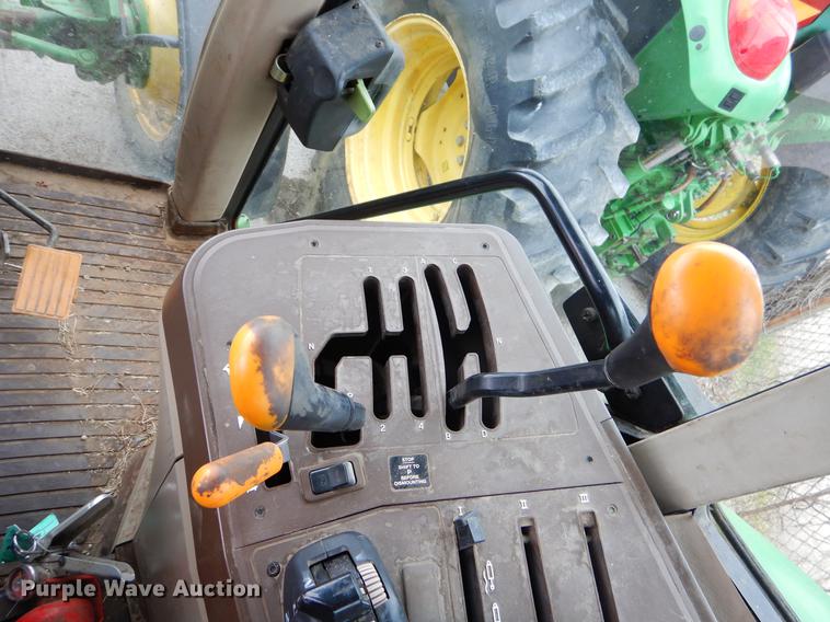 image for item DE3851 2004 John Deere 6215 tractor