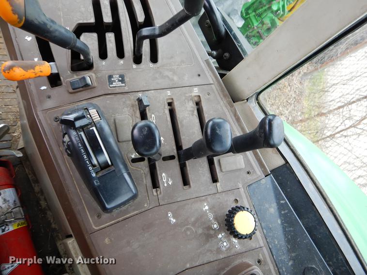 image for item DE3851 2004 John Deere 6215 tractor