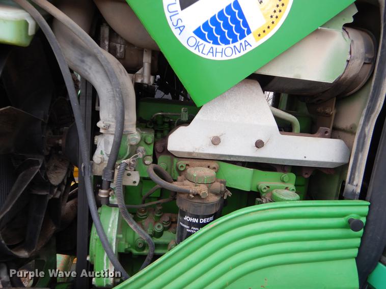 image for item DE3851 2004 John Deere 6215 tractor