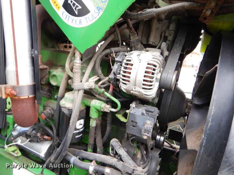 image for item DE3851 2004 John Deere 6215 tractor