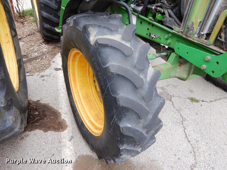 image for item DE3851 2004 John Deere 6215 tractor