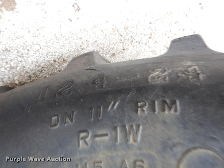 image for item DE3851 2004 John Deere 6215 tractor