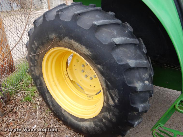 image for item DE3851 2004 John Deere 6215 tractor