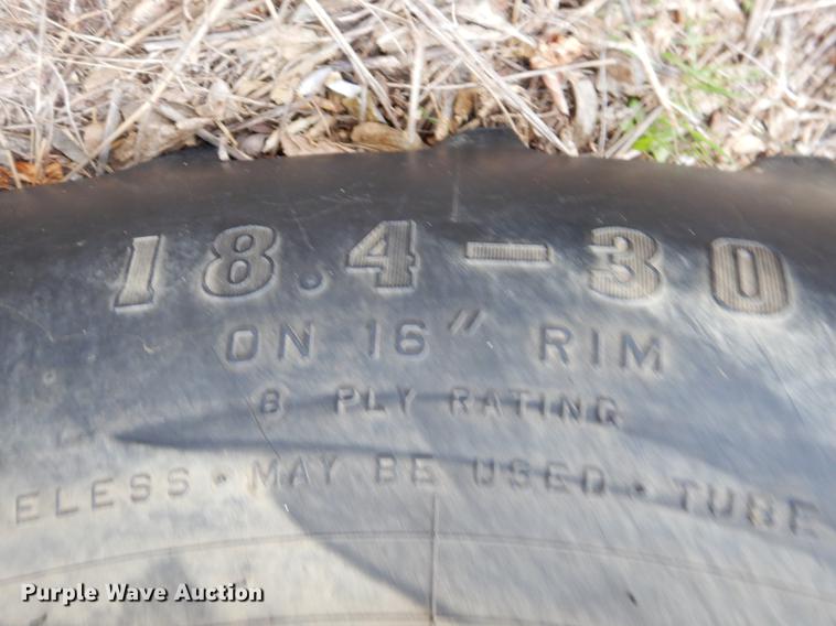 image for item DE3851 2004 John Deere 6215 tractor