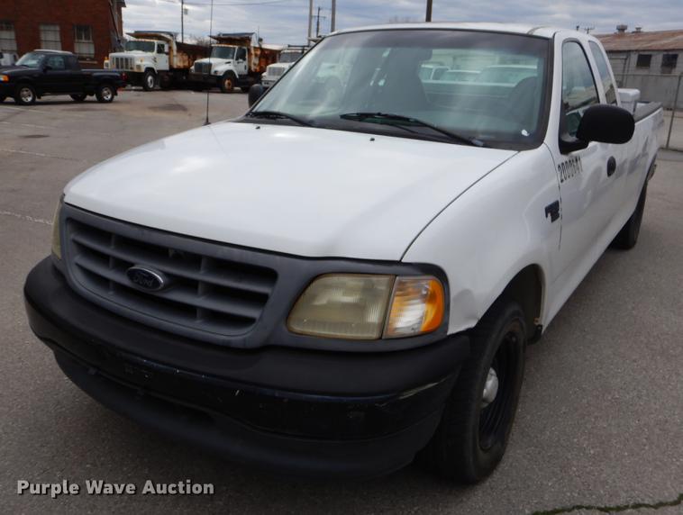 image for item DE3852 2000 Ford F150 SuperCab pickup truck