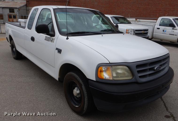 image for item DE3852 2000 Ford F150 SuperCab pickup truck