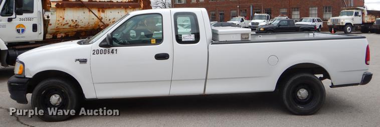 image for item DE3852 2000 Ford F150 SuperCab pickup truck