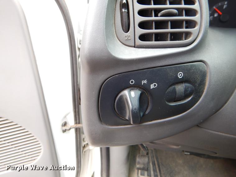 image for item DE3852 2000 Ford F150 SuperCab pickup truck