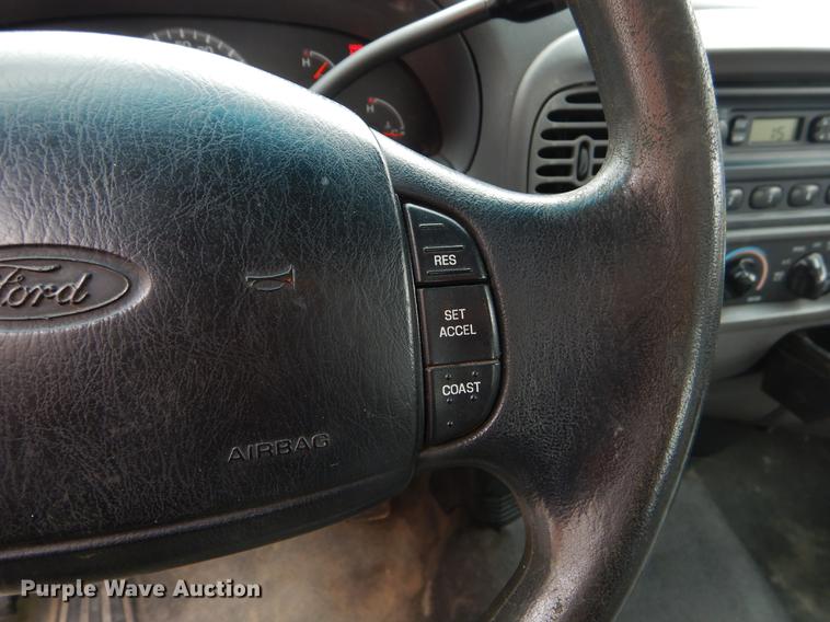 image for item DE3852 2000 Ford F150 SuperCab pickup truck