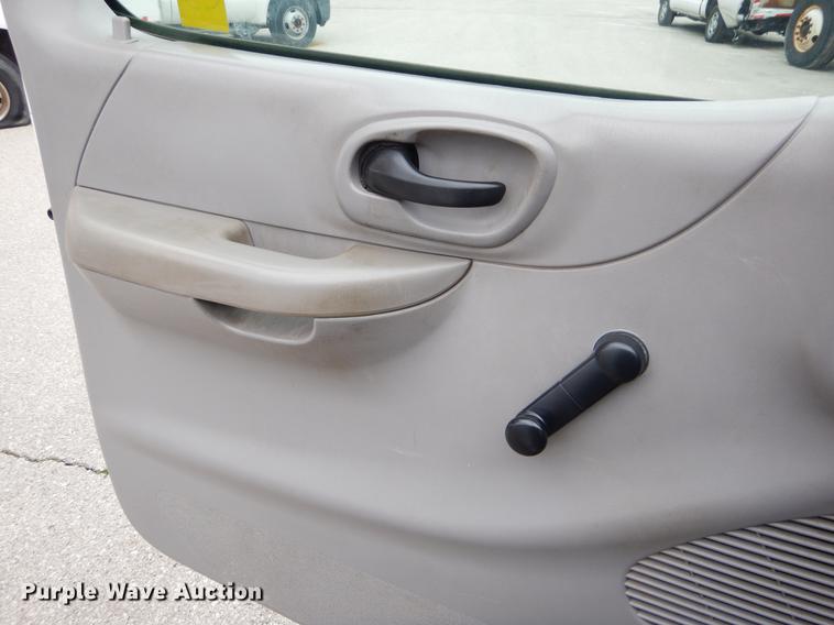 image for item DE3852 2000 Ford F150 SuperCab pickup truck