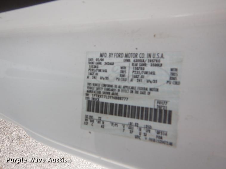 image for item DE3852 2000 Ford F150 SuperCab pickup truck