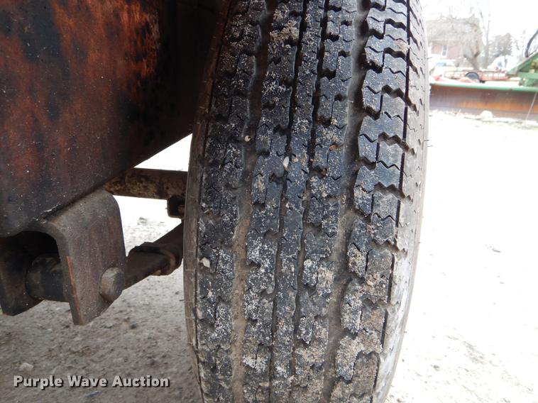 image for item DE6047 Stepp Manufacturing crack sealer