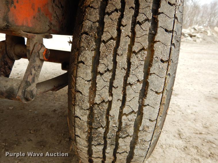 image for item DE6047 Stepp Manufacturing crack sealer