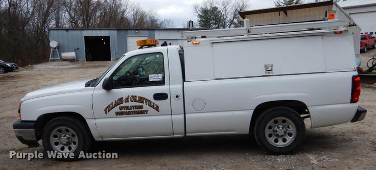 image for item DE6049 2007 Chevrolet Silverado 1500 pickup truck