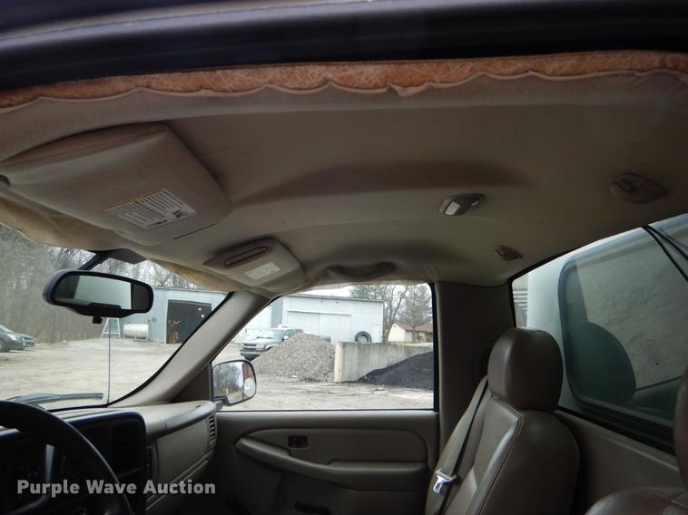 image for item DE6049 2007 Chevrolet Silverado 1500 pickup truck