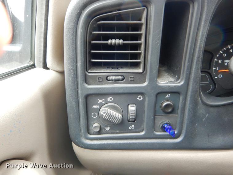 image for item DE6049 2007 Chevrolet Silverado 1500 pickup truck