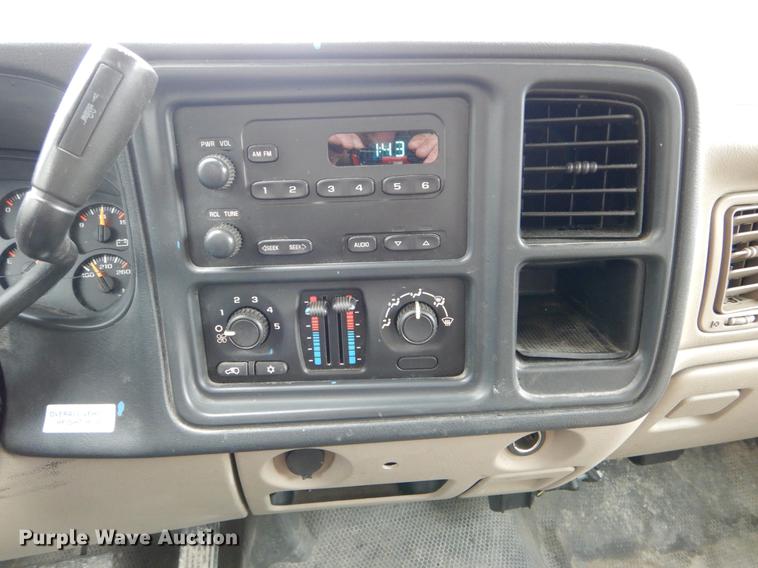 image for item DE6049 2007 Chevrolet Silverado 1500 pickup truck