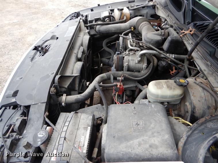 image for item DE6049 2007 Chevrolet Silverado 1500 pickup truck