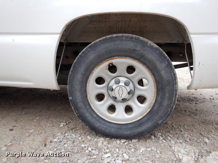 image for item DE6049 2007 Chevrolet Silverado 1500 pickup truck