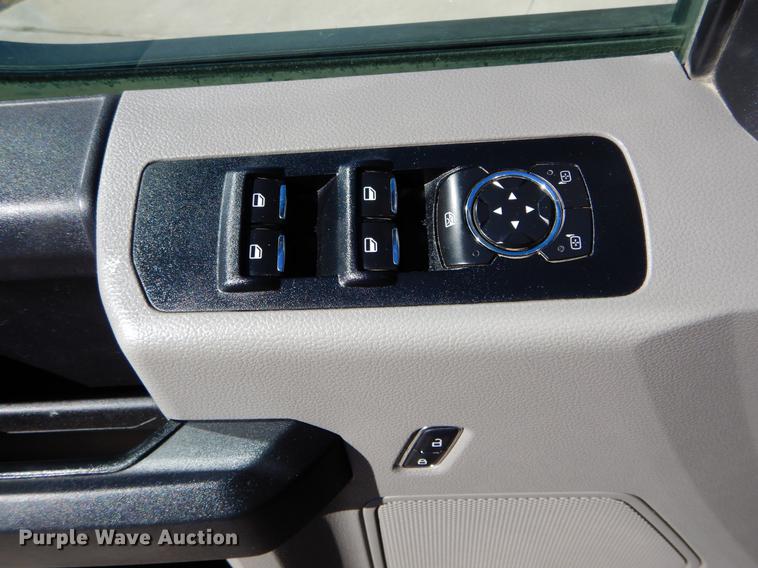image for item DE6059 2015 Ford F150 XL SuperCab pickup truck