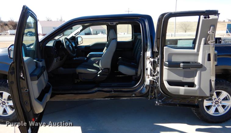 image for item DE6059 2015 Ford F150 XL SuperCab pickup truck