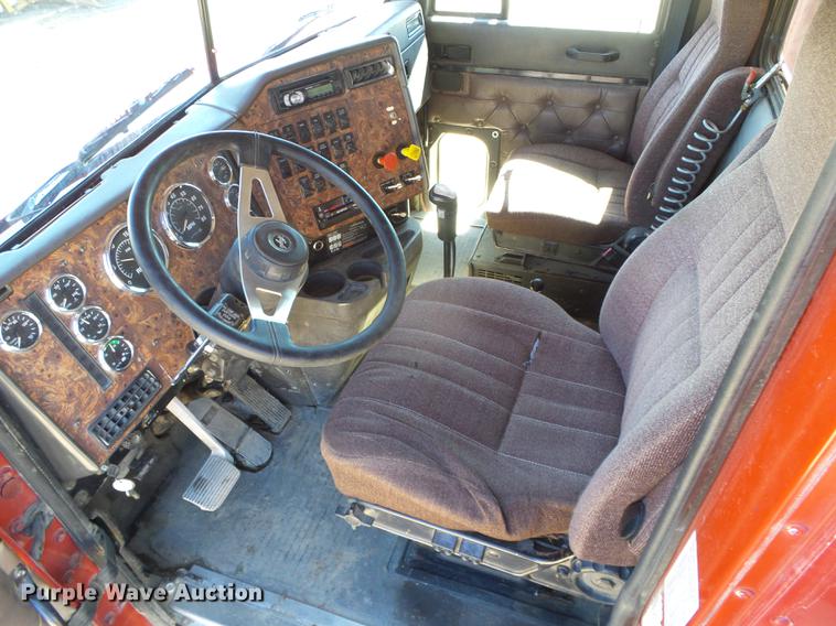 image for item DF2974 1998 International 9200 Eagle dump truck