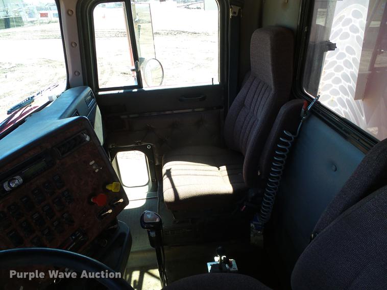 image for item DF2974 1998 International 9200 Eagle dump truck