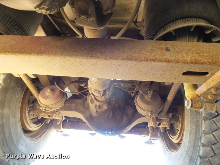 image for item DF2974 1998 International 9200 Eagle dump truck