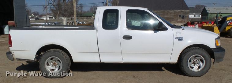 image for item DF2975 2002 Ford F150 XL SuperCab pickup truck