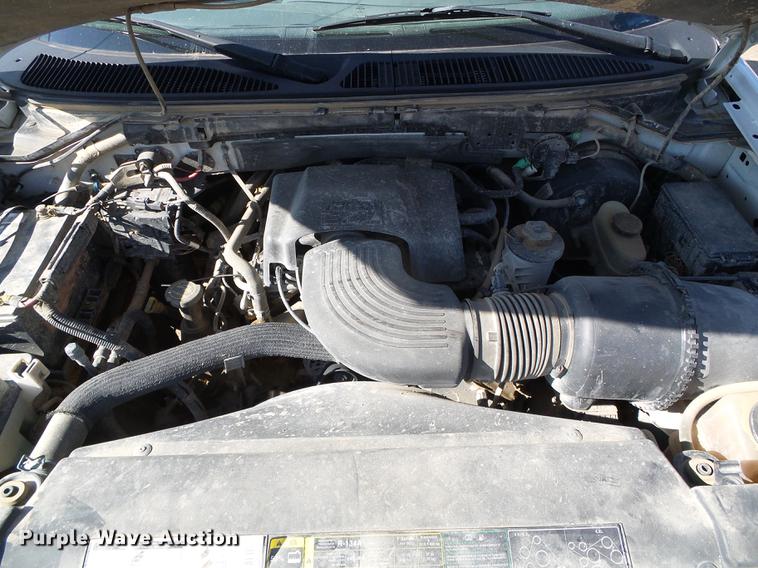 image for item DF2975 2002 Ford F150 XL SuperCab pickup truck